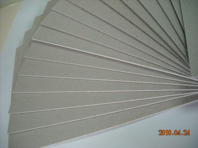 纸业 包装用纸 灰板纸          产品特点:    纸板挺度强,表面光滑
